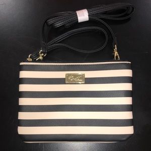 Betsy Johnson Cross-Bag